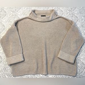 Lord & Taylor Oversized Knit Sweater 🤍